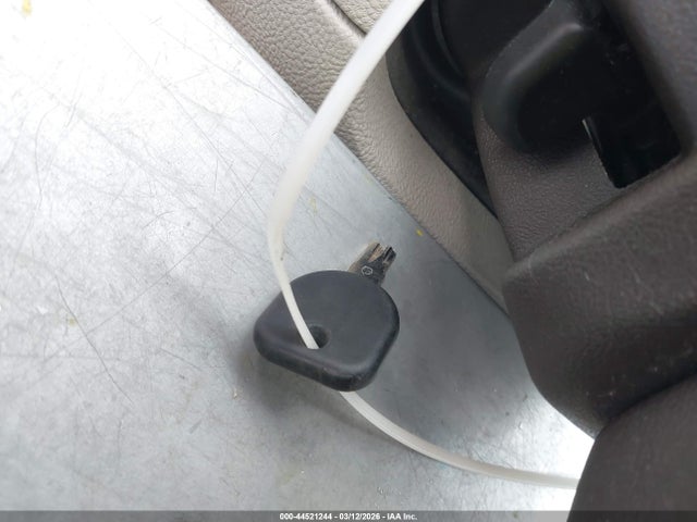 2010 CADILLAC DTS 1G6KD5EY1AU128026 Photo 10