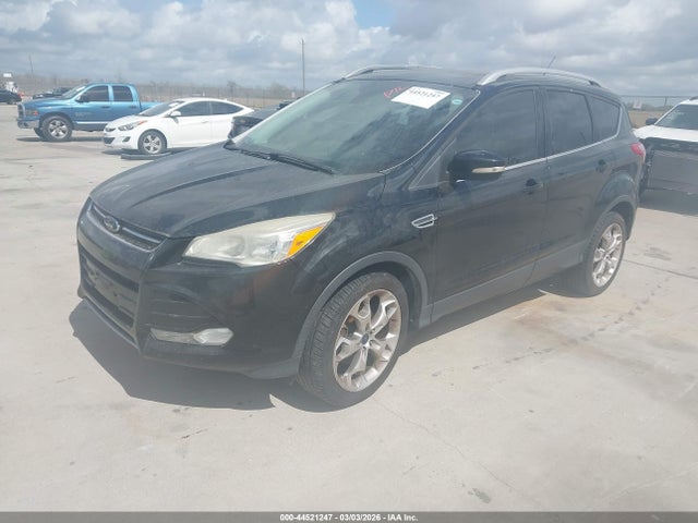 1FMCU0JXXFUC88118 Ford Escape Titanium