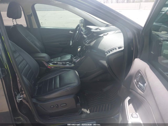 1FMCU0JXXFUC88118 Ford Escape Titanium