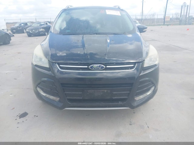 1FMCU0JXXFUC88118 Ford Escape Titanium