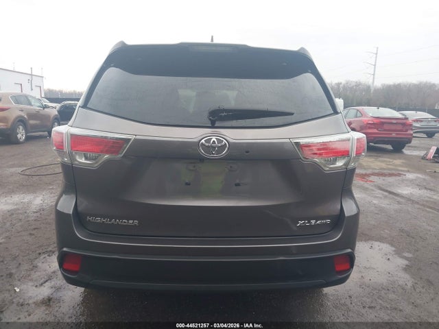 Продажа на аукционе авто 2016 Toyota Highlander Xle V6, vin: 5TDJKRFH1GS233991, номер лота: 44521257