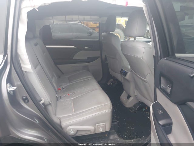 Продажа на аукционе авто 2016 Toyota Highlander Xle V6, vin: 5TDJKRFH1GS233991, номер лота: 44521257