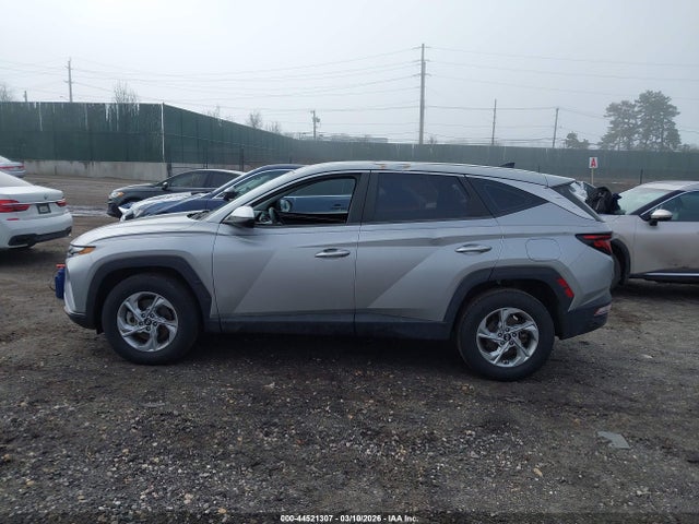 44521307 :رقم المزاد ، 5NMJACAE1NH054301 vin ، 2022 Hyundai Tucson Se مزاد بيع