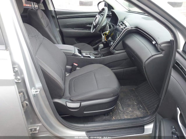 44521307 :رقم المزاد ، 5NMJACAE1NH054301 vin ، 2022 Hyundai Tucson Se مزاد بيع