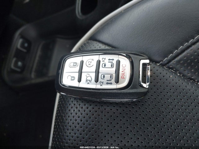 2019 Chrysler Pacifica Limited მანქანა იყიდება აუქციონზე, vin: 2C4RC1GG5KR569393, აუქციონის ნომერი: 44521324