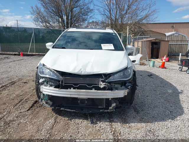 2019 Chrysler Pacifica Limited მანქანა იყიდება აუქციონზე, vin: 2C4RC1GG5KR569393, აუქციონის ნომერი: 44521324