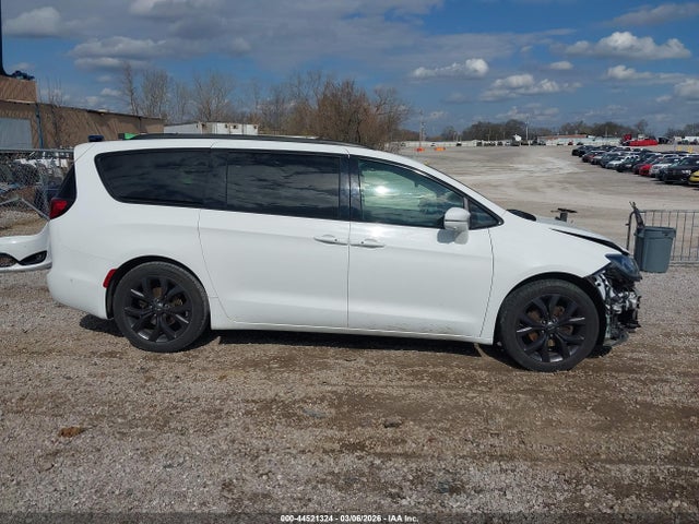 2019 Chrysler Pacifica Limited მანქანა იყიდება აუქციონზე, vin: 2C4RC1GG5KR569393, აუქციონის ნომერი: 44521324