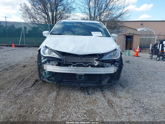 2019 Chrysler Pacifica Limited მანქანა იყიდება აუქციონზე, vin: 2C4RC1GG5KR569393, აუქციონის ნომერი: 44521324