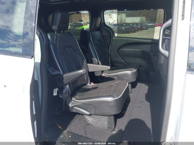 2019 Chrysler Pacifica Limited მანქანა იყიდება აუქციონზე, vin: 2C4RC1GG5KR569393, აუქციონის ნომერი: 44521324