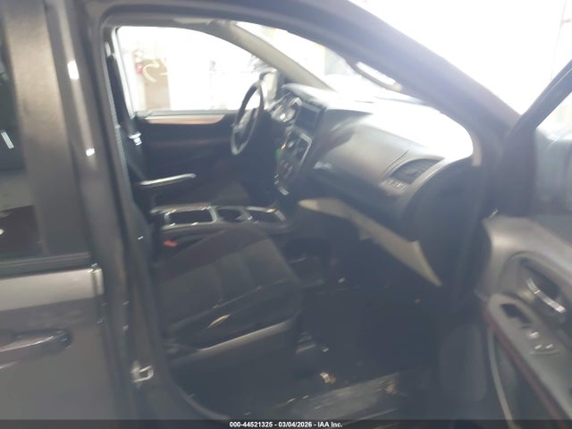 44521325 :رقم المزاد ، 2C4RDGBG5HR657036 vin ، 2017 Dodge Grand Caravan Se مزاد بيع
