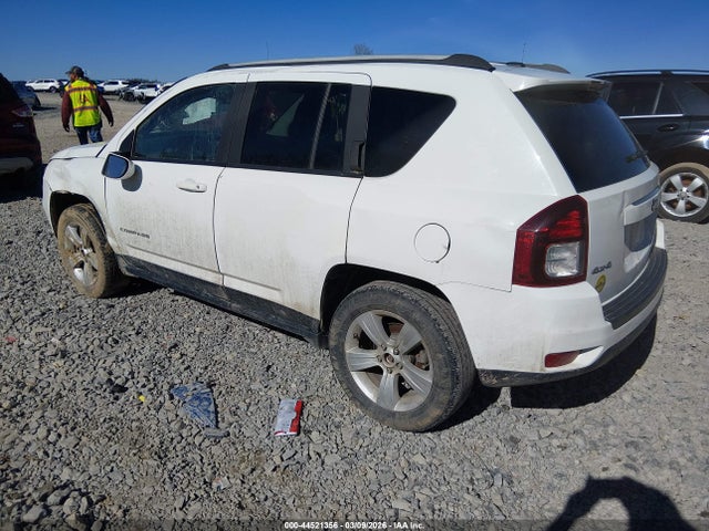 2017 Jeep Compass Latitude 4x4 მანქანა იყიდება აუქციონზე, vin: 1C4NJDEB9HD104625, აუქციონის ნომერი: 44521356