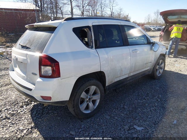2017 Jeep Compass Latitude 4x4 მანქანა იყიდება აუქციონზე, vin: 1C4NJDEB9HD104625, აუქციონის ნომერი: 44521356