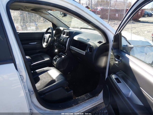 2017 Jeep Compass Latitude 4x4 მანქანა იყიდება აუქციონზე, vin: 1C4NJDEB9HD104625, აუქციონის ნომერი: 44521356