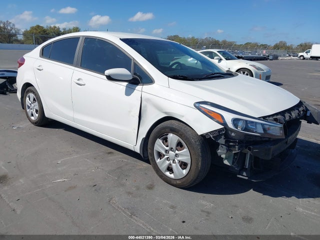 44521390 :رقم المزاد ، 3KPFK4A78JE202875 vin ، 2018 Kia Forte Lx مزاد بيع