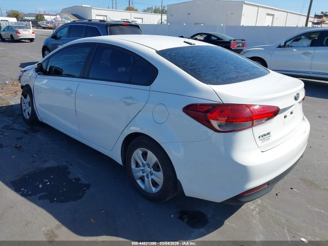 2018 Kia Forte Lx მანქანა იყიდება აუქციონზე, vin: 3KPFK4A78JE202875, აუქციონის ნომერი: 44521390