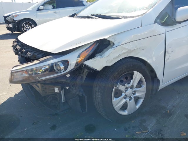 2018 Kia Forte Lx მანქანა იყიდება აუქციონზე, vin: 3KPFK4A78JE202875, აუქციონის ნომერი: 44521390