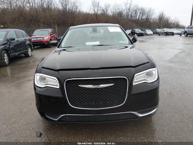 Chrysler 300 Limited 2015 2C3CCAAG6FH830013 Image 13