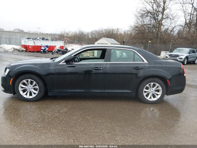Chrysler 300 Limited 2015 2C3CCAAG6FH830013 Image 15