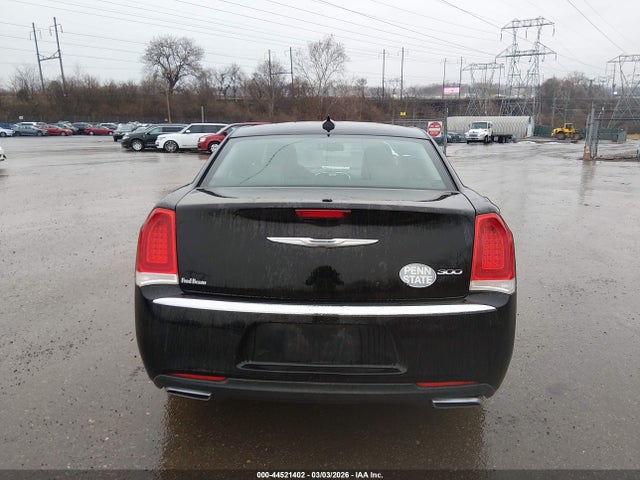 Chrysler 300 Limited 2015 2C3CCAAG6FH830013 Image 17