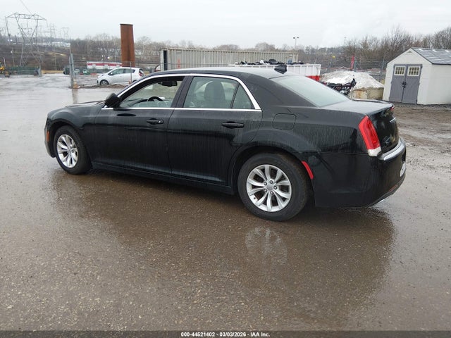 Chrysler 300 Limited 2015 2C3CCAAG6FH830013 Image 3