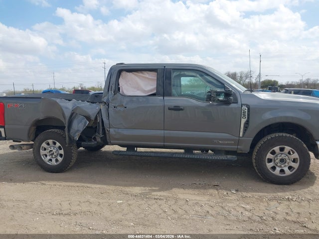 1FT7W2BTXRED57718 Ford F-250 Xlt