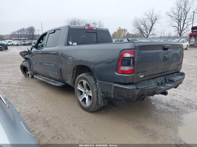 2019 RAM 1500 1C6SRFTT5KN747114 Photo 2