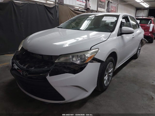 Toyota CAMRY LE 2015 4T1BF1FK7FU964582 Image 2