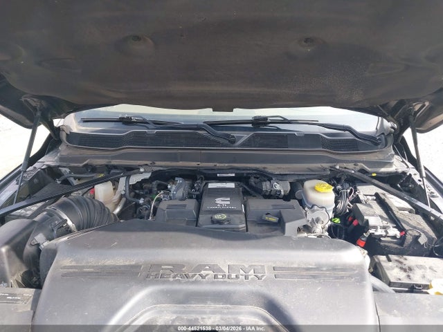 44521538 :رقم المزاد ، 3C6UR5FL1MG680585 vin ، 2021 Ram 2500 Laramie  4x4 6'4 Box مزاد بيع