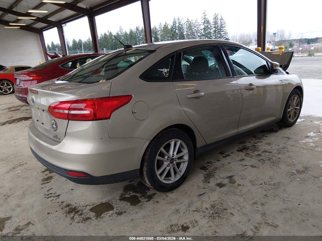Ford FOCUS SE 2015 1FADP3F23FL231530 Image 4