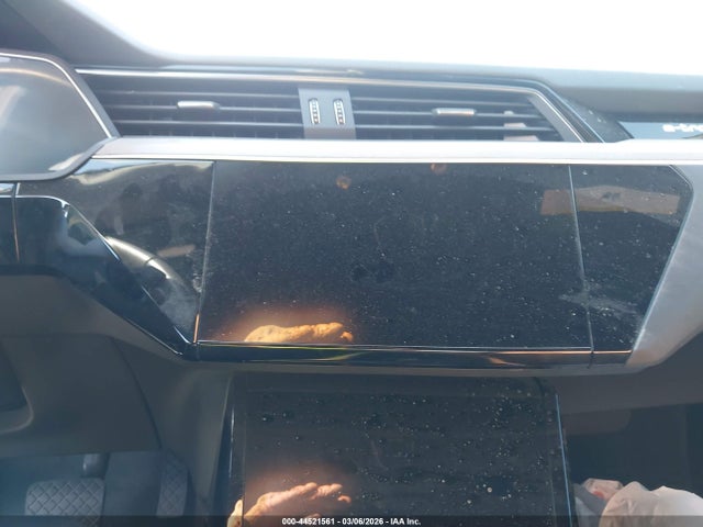 Aukcja sprzedaży 2024 Audi Q8 E-tron Prestige Quattro, vin: WA16AAGE3RB052216, numer aukcji: 44521561