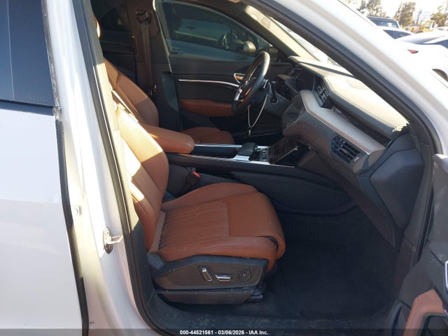Aukcja sprzedaży 2024 Audi Q8 E-tron Prestige Quattro, vin: WA16AAGE3RB052216, numer aukcji: 44521561