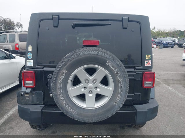 1C4HJWDG5GL208314 Jeep Wrangler Unlimited Sport