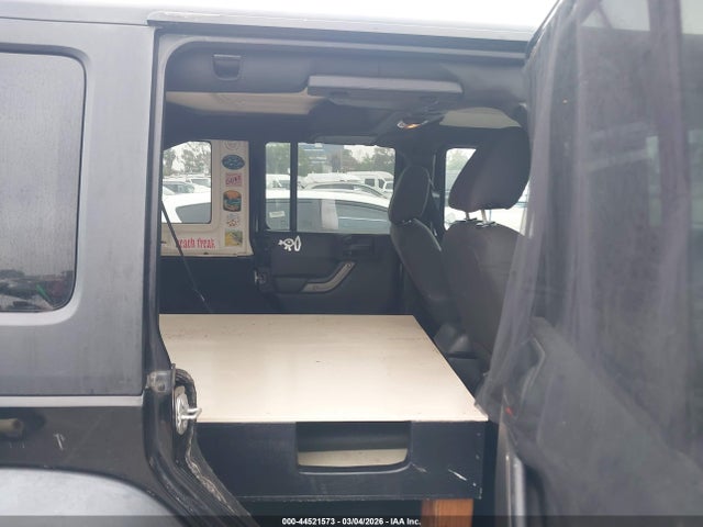 1C4HJWDG5GL208314 Jeep Wrangler Unlimited Sport