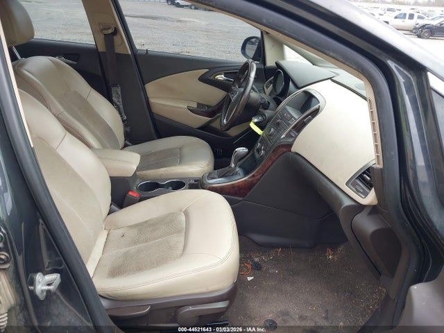 44521643 :رقم المزاد ، 1G4PP5SK3F4206688 vin ، 2015 Buick Verano مزاد بيع