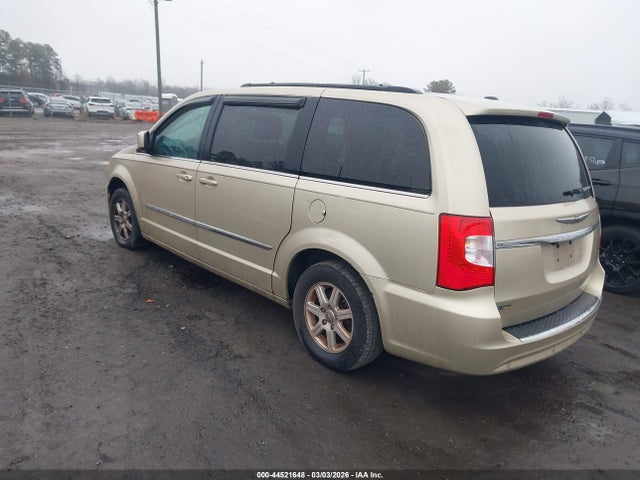 2011 CHRYSLER TOWN & COUNTRY 2A4RR5DG2BR665051 Photo 2