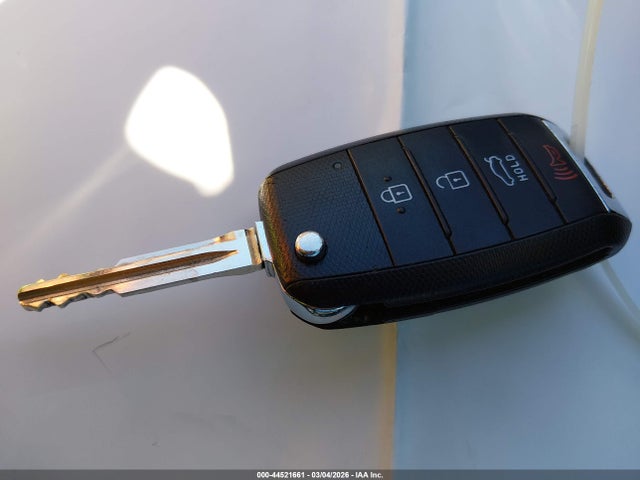 KNAFX4A60G5612094 KIA FORTE LX
