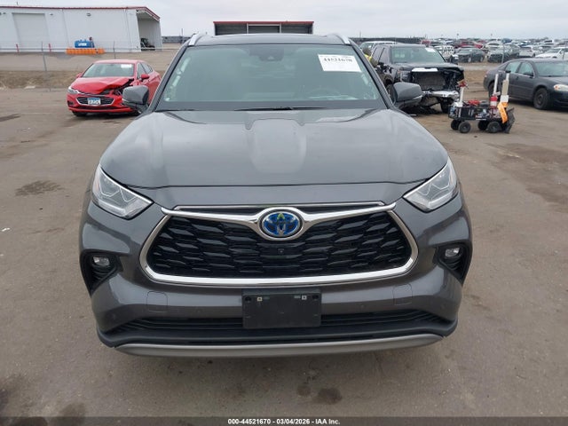 Toyota Highlander Hybrid Platinum 2024 5TDEBRCH3RS608854 Image 13