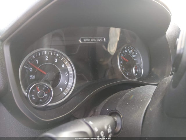 44521699 :رقم المزاد ، 1C6SRFFTXLN134614 vin ، 2020 Ram 1500 Big Horn  4x4 5'7 Box مزاد بيع