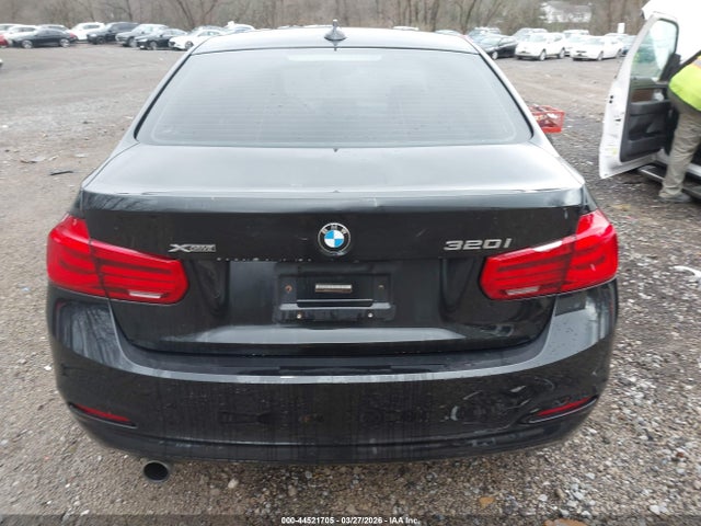 Продаж на аукціоні авто 2018 Bmw 320i Xdrive, vin: WBA8E5G5XJNV03233, номер лоту: 44521705