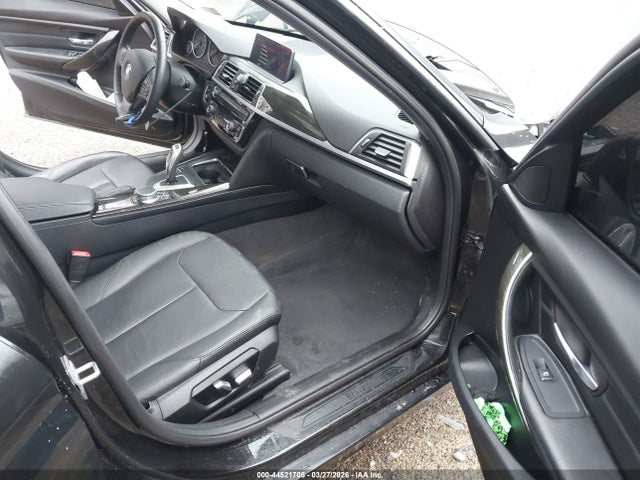Продаж на аукціоні авто 2018 Bmw 320i Xdrive, vin: WBA8E5G5XJNV03233, номер лоту: 44521705