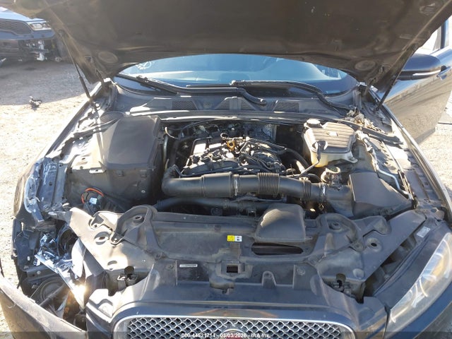 2014 JAGUAR XF SAJWA0ES7EPU16287 Photo 9