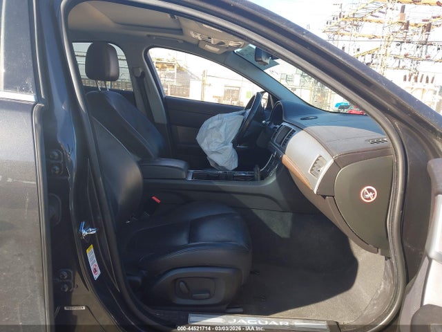 2014 JAGUAR XF SAJWA0ES7EPU16287 Photo 4