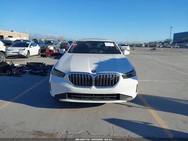 WBY33FK09RCT02661 BMW I5 Edrive40