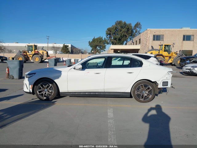 WBY33FK09RCT02661 BMW I5 Edrive40