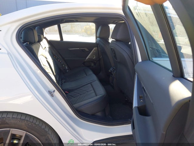 WBY33FK09RCT02661 BMW I5 Edrive40