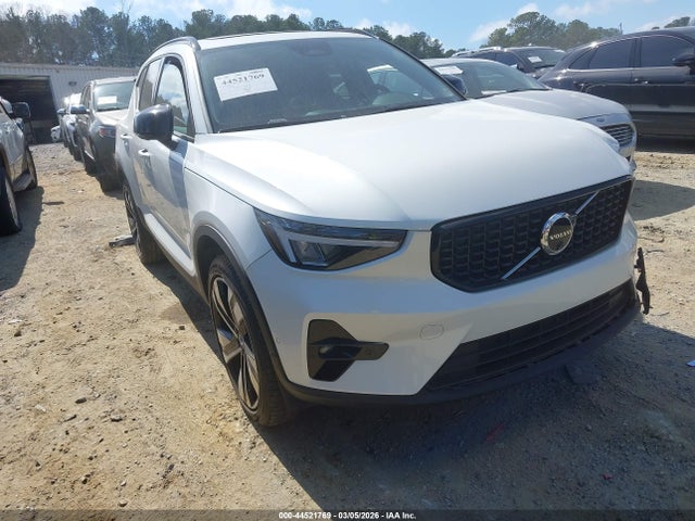 2024 Volvo Xc40 B5 Plus Dark Theme მანქანა იყიდება აუქციონზე, vin: YV4L12UL5R2249659, აუქციონის ნომერი: 44521769