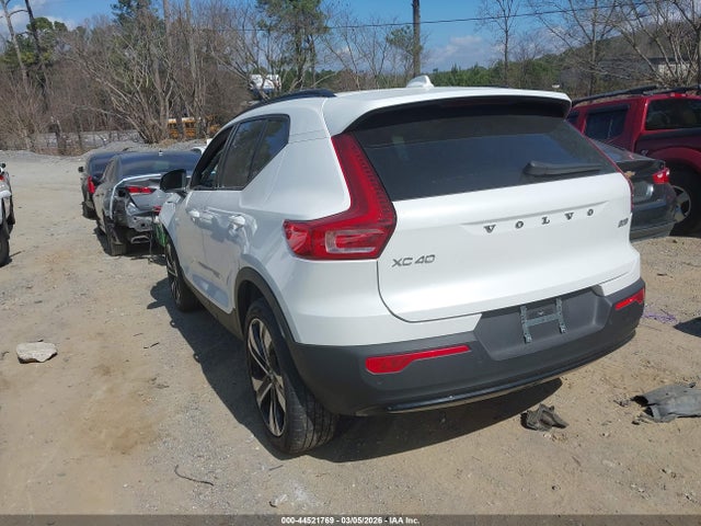 2024 Volvo Xc40 B5 Plus Dark Theme მანქანა იყიდება აუქციონზე, vin: YV4L12UL5R2249659, აუქციონის ნომერი: 44521769