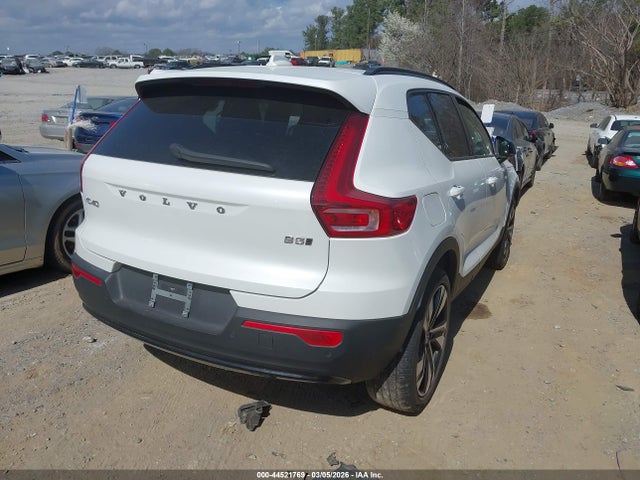 2024 Volvo Xc40 B5 Plus Dark Theme მანქანა იყიდება აუქციონზე, vin: YV4L12UL5R2249659, აუქციონის ნომერი: 44521769