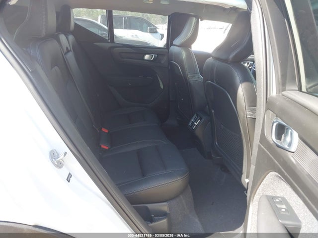 2024 Volvo Xc40 B5 Plus Dark Theme მანქანა იყიდება აუქციონზე, vin: YV4L12UL5R2249659, აუქციონის ნომერი: 44521769