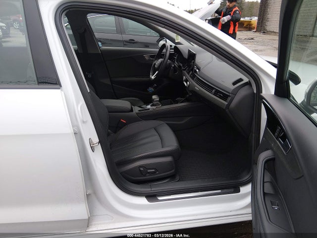 Продаж на аукціоні авто 2022 Audi A4 Premium Plus 40 Tfsi Quattro S Tronic, vin: WAUBBAF42NN000740, номер лоту: 44521783